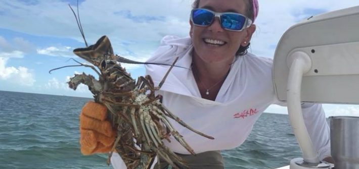 Lobstering off Marathon in the Fl Keys!! Get them honey.